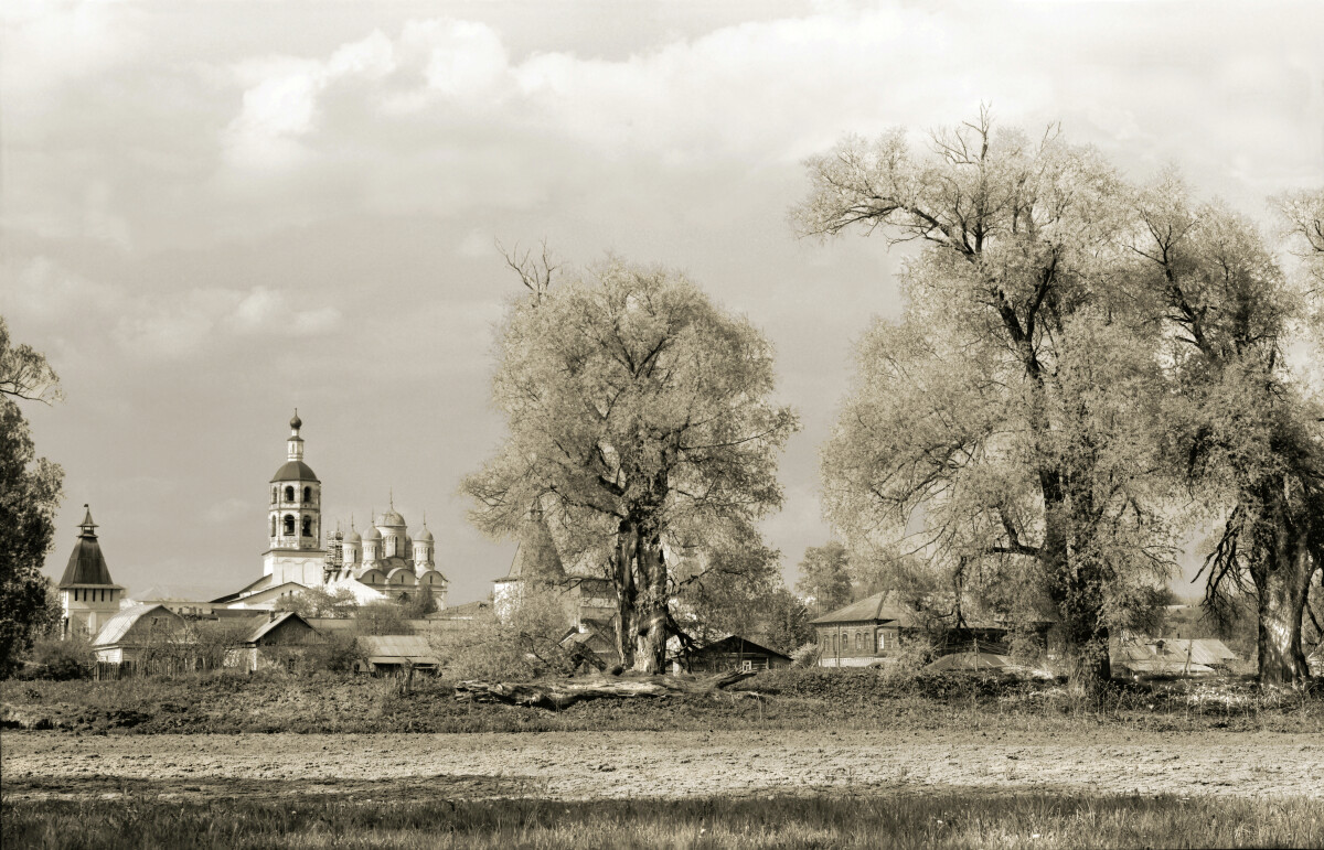 Боровск, вид на Пафнутьево- Боровский монастырь