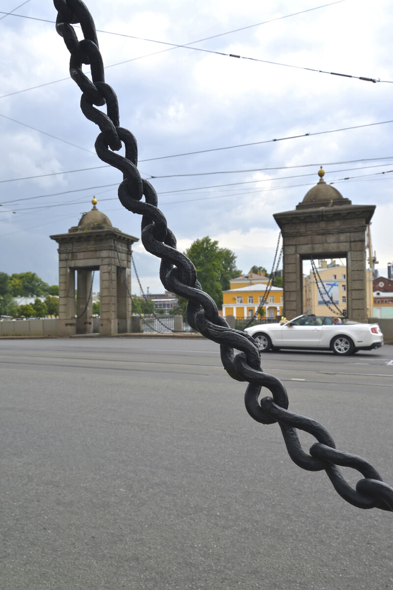 Вид на башни Старого Калинкина моста. Санкт-Петербург