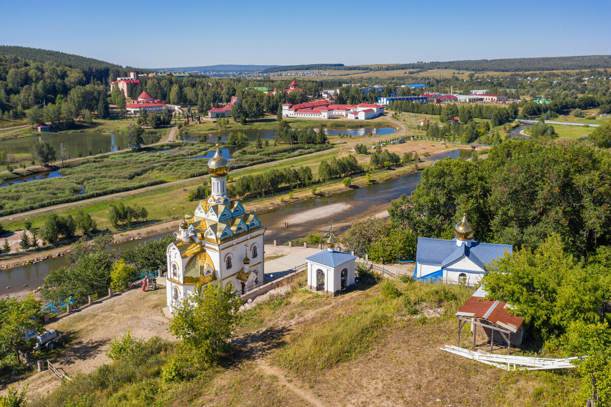 Южный Урал, курорт Красноусольск: храм Табынской иконы Божией Матери на Святых Ключах. Вид с воздуха.