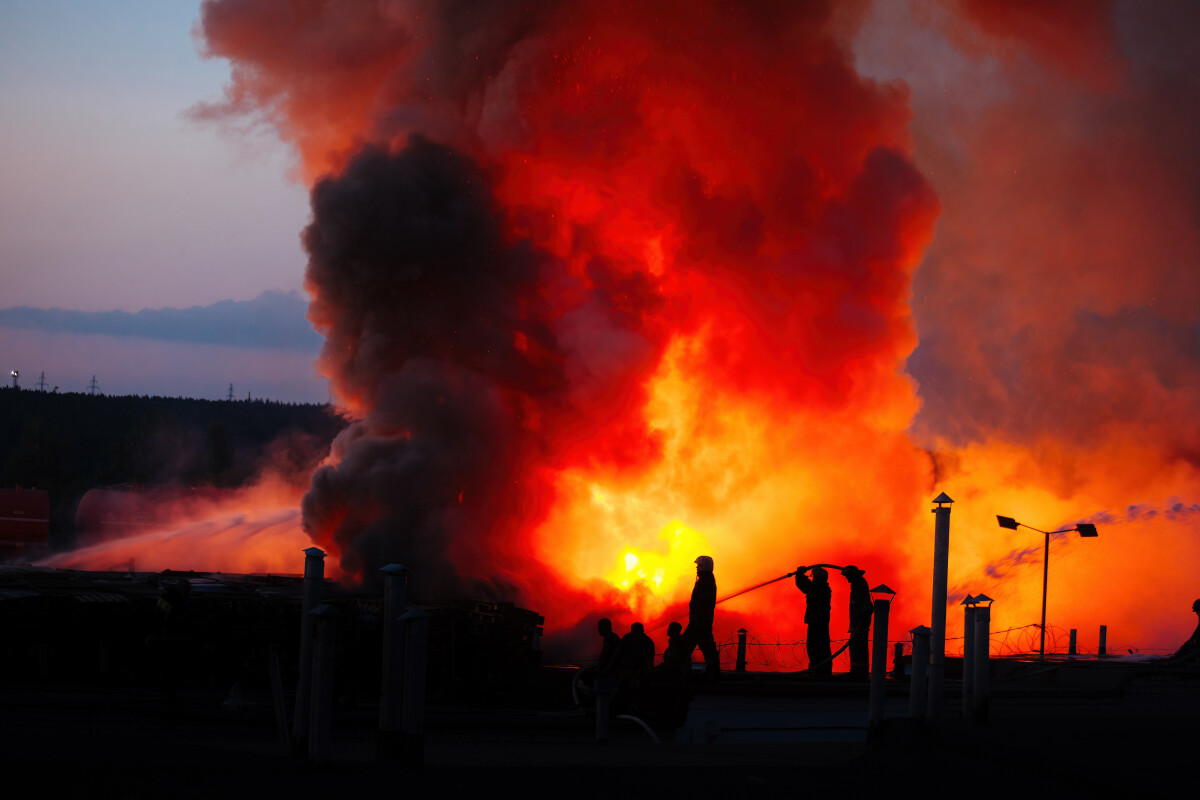 Large blaze at burning industrial building