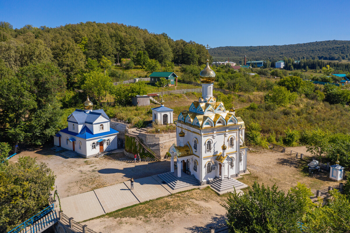 Южный Урал, курорт Красноусольск: храм Табынской иконы Божией Матери на Святых Ключах. Вид с воздуха.