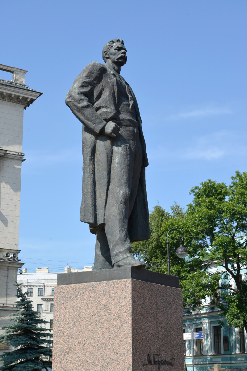 Санкт-Петербург. Памятник писателю Максиму Горькому