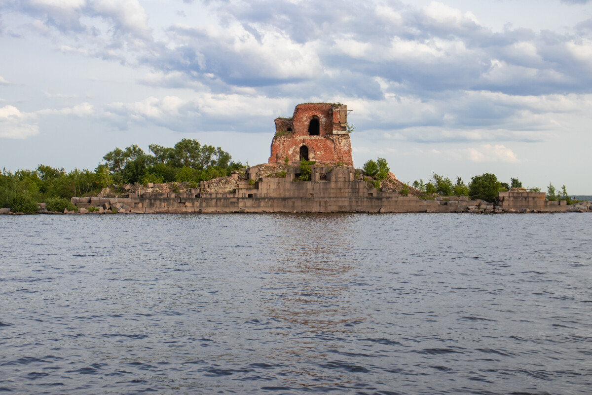 Водная прогулка по фортам Кронштадта