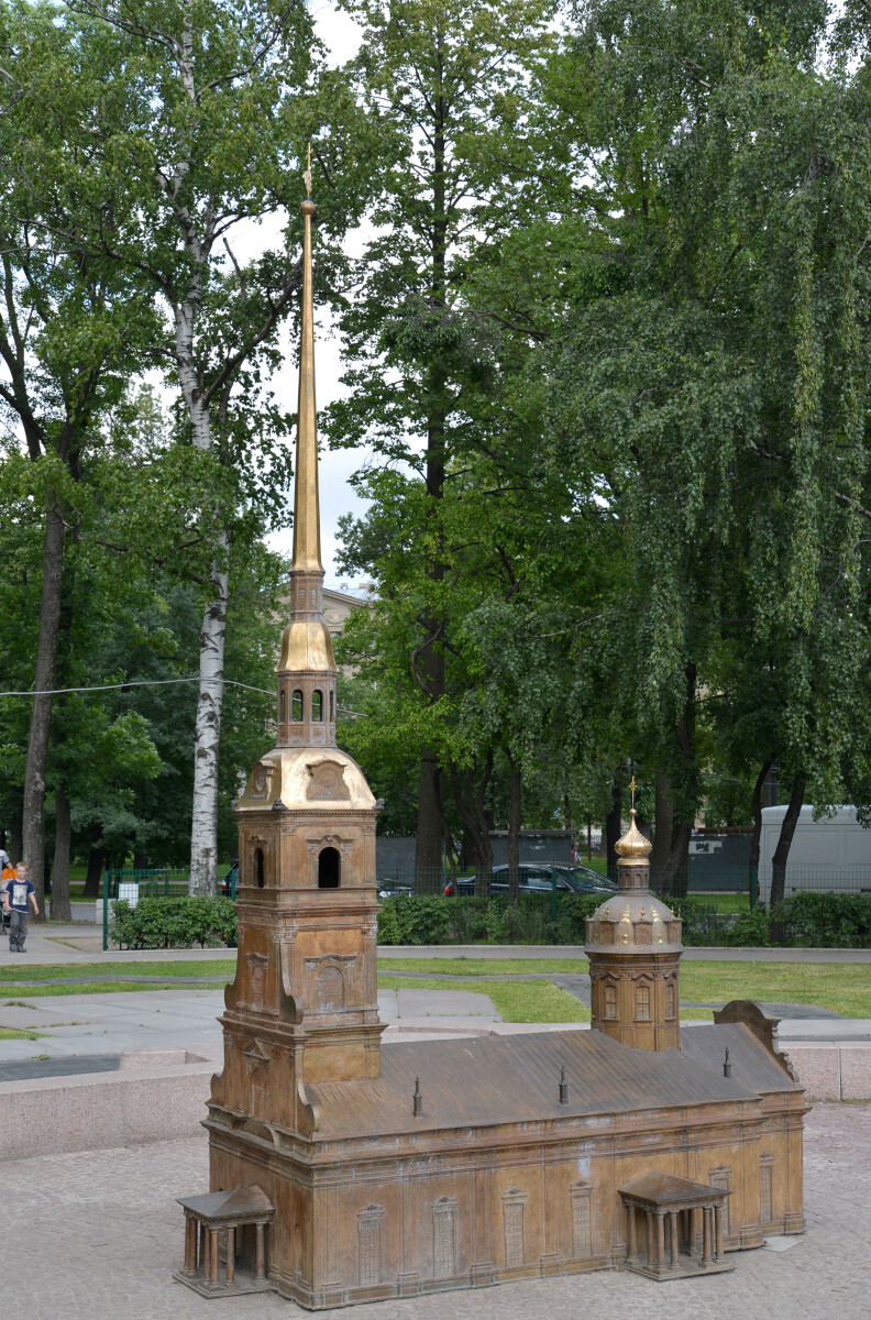 Макет Петропавловского собора в Санкт-Петербурге