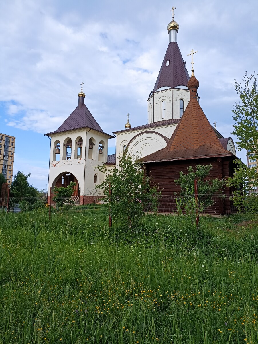 Храм Сорока Мучеников Севастийских, г. Конаково, Тверская область. Вид с Волги