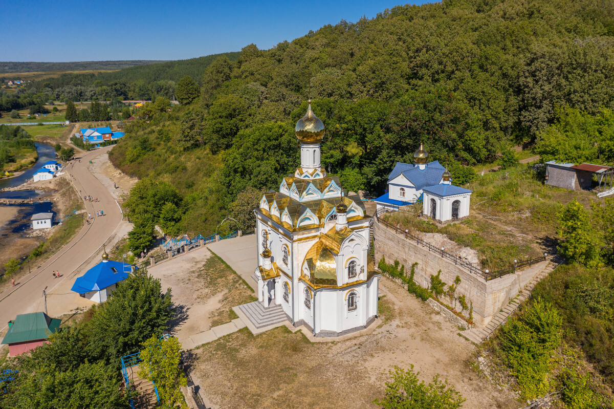 Южный Урал, курорт Красноусольск: храм Табынской иконы Божией Матери на Святых Ключах. Вид с воздуха.