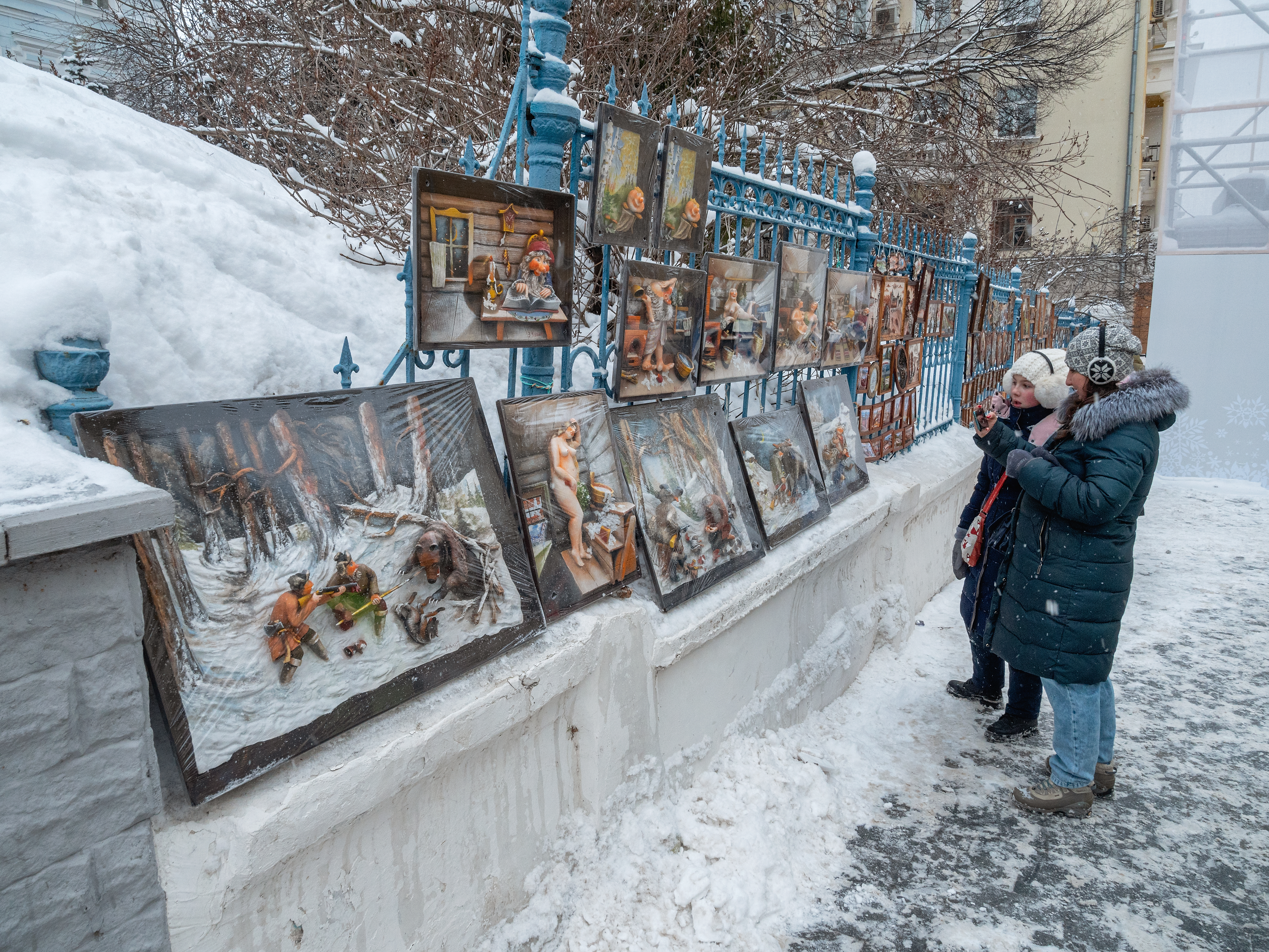 Нижний Новгород. Выставка-продажа картин на Большой Покровской улице.