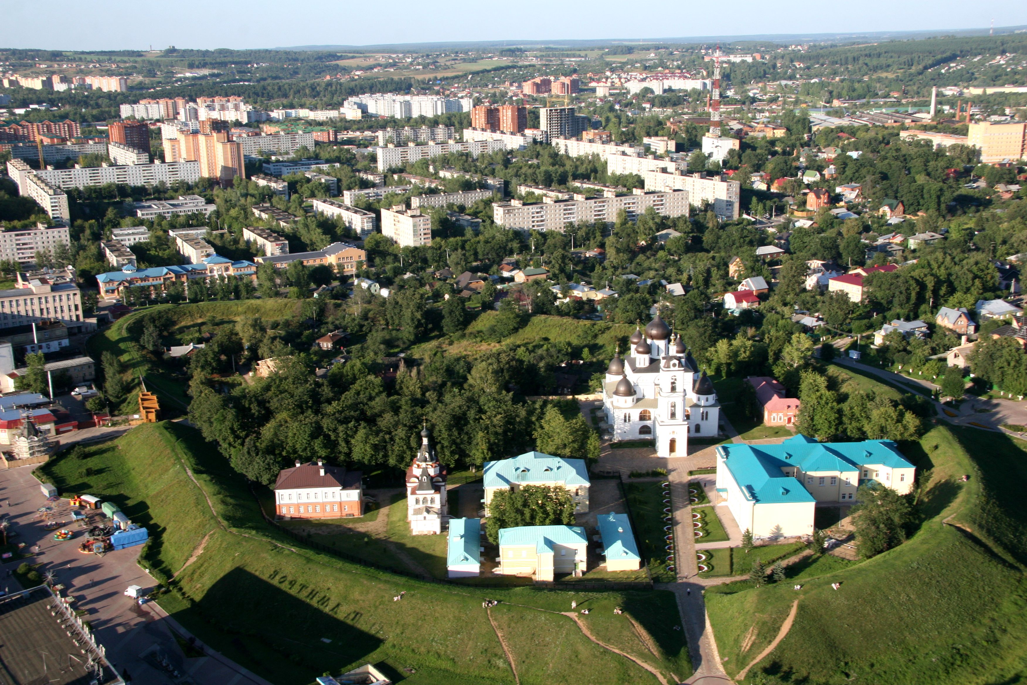 Город