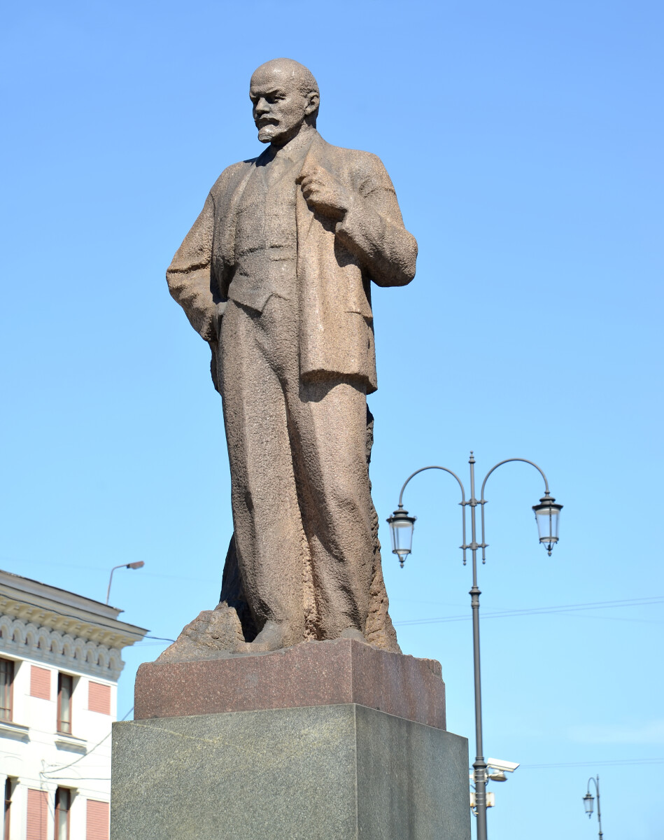 МОСКВА, РОССИЯ - 14 мая 2018 года: Памятник В.И. Ленину около Ярославского вокзала