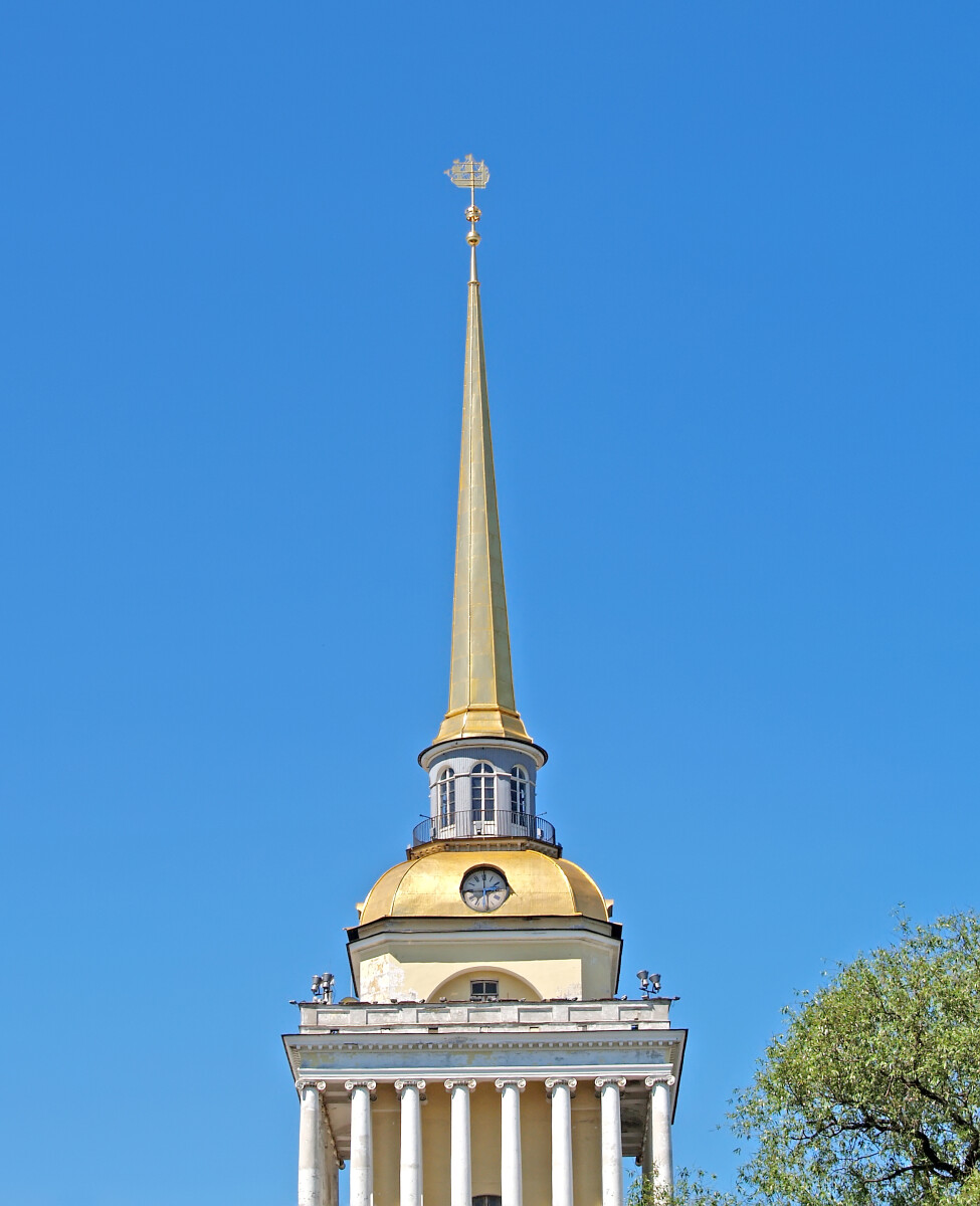 Фрагмент здания Адмиралтейства в Санкт-Петербурге