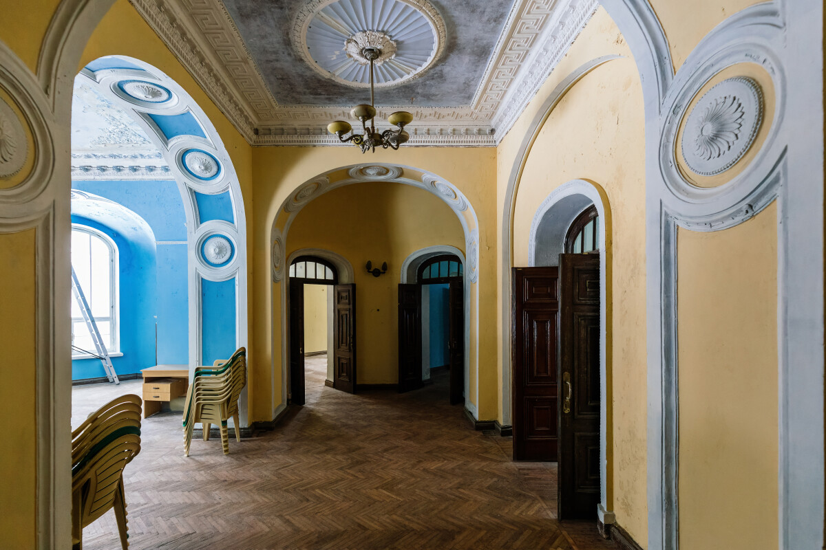 Old majestic abandoned historical mansion Turliki, Kaluga region