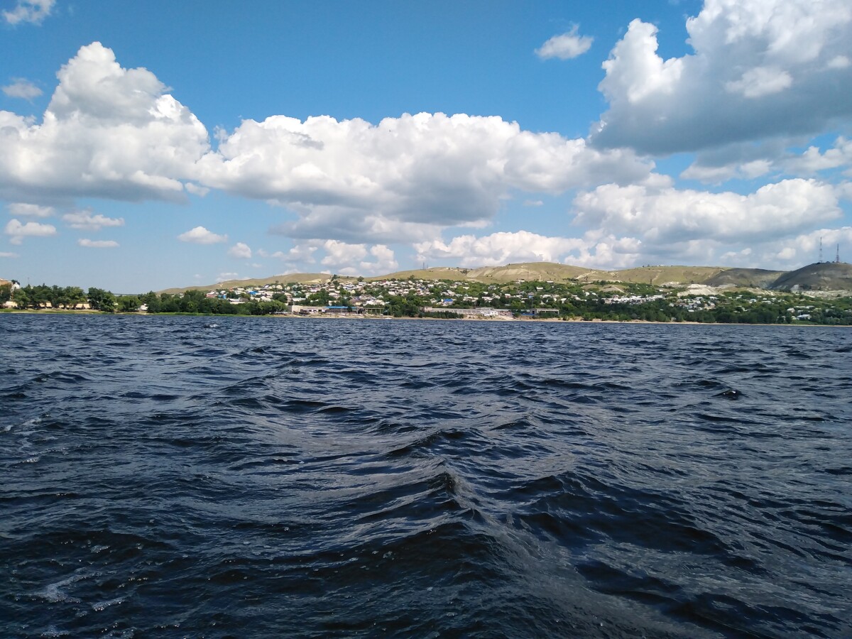 Вид с Волги на город Вольск