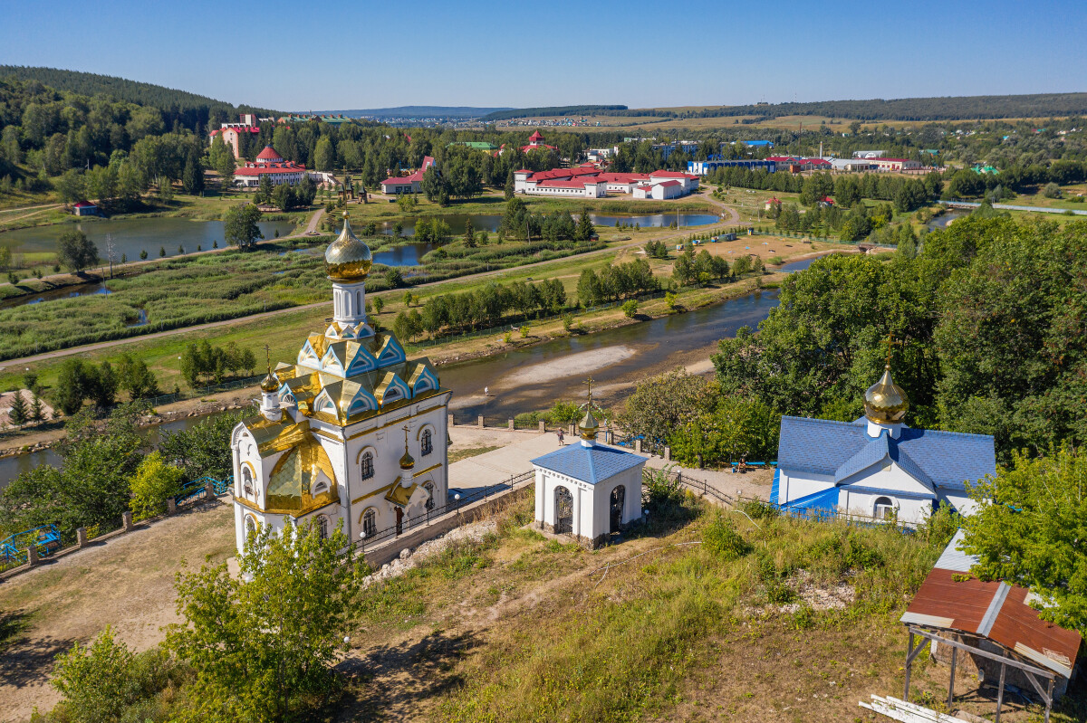 Южный Урал, курорт Красноусольск: храм Табынской иконы Божией Матери на Святых Ключах. Вид с воздуха.