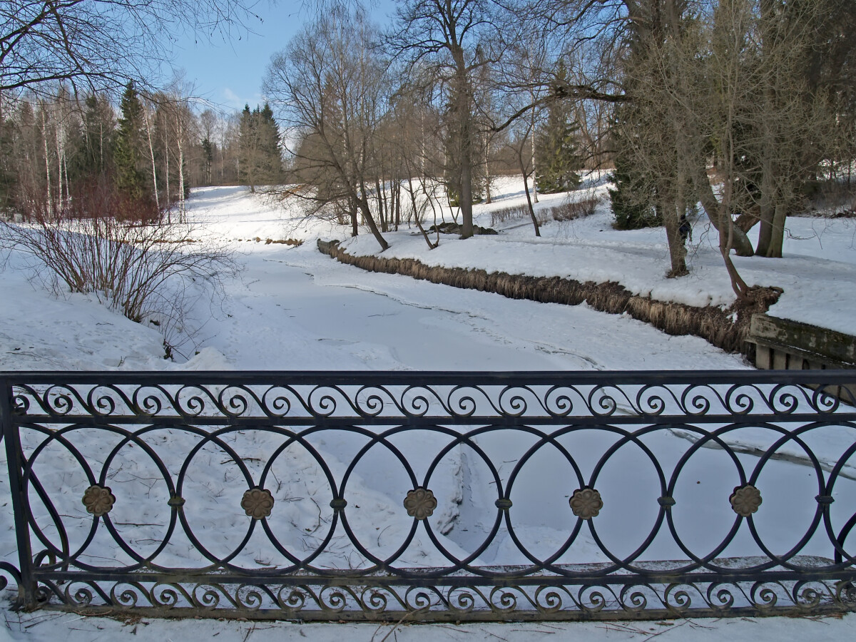 Павловск. Река Славянка в зимнем парке