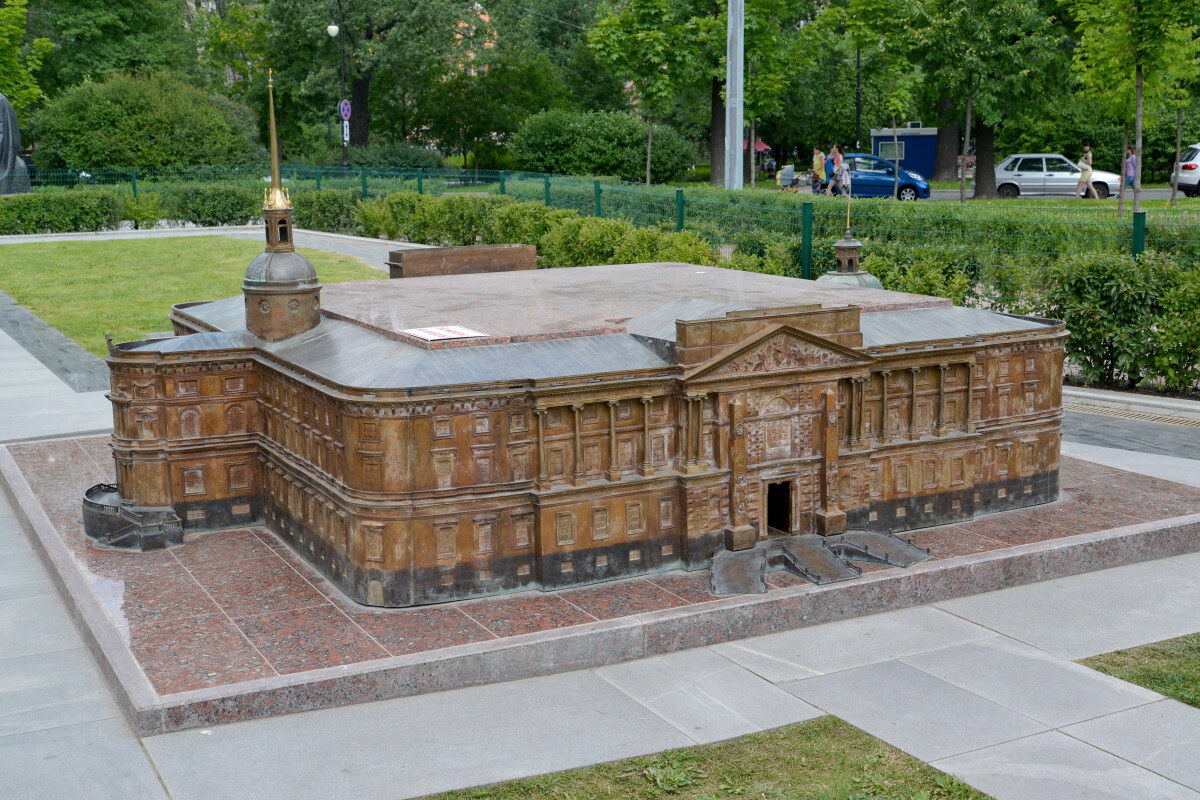 Макет Инженерного (Михайловского) замка в Санкт-Петербурге