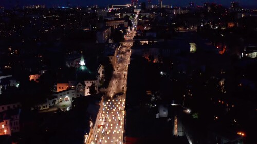 Нижний Новгород, исторический центр города. Большая Покровская улица ночью. Вид с воздуха.