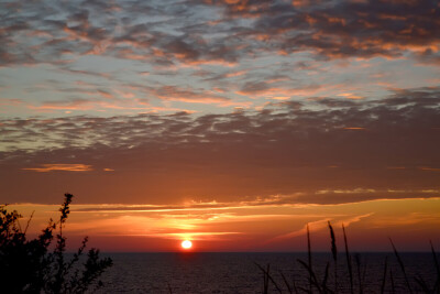 Восход солнца над Куршским заливом, Калининградская область. Небесный пейзаж