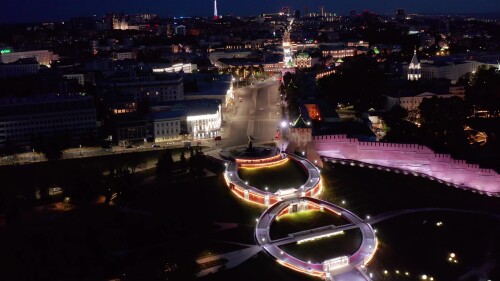 Нижний Новгород, исторический центр города. Большая Покровская улица ночью. Вид с воздуха.