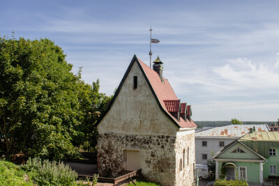 Средневековый памятник архитектуры в Выборге, пример древнейшей городской застройки