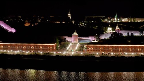 Нижний Новгород, набережная. Историческая часть города ночью. Вид с воздуха.